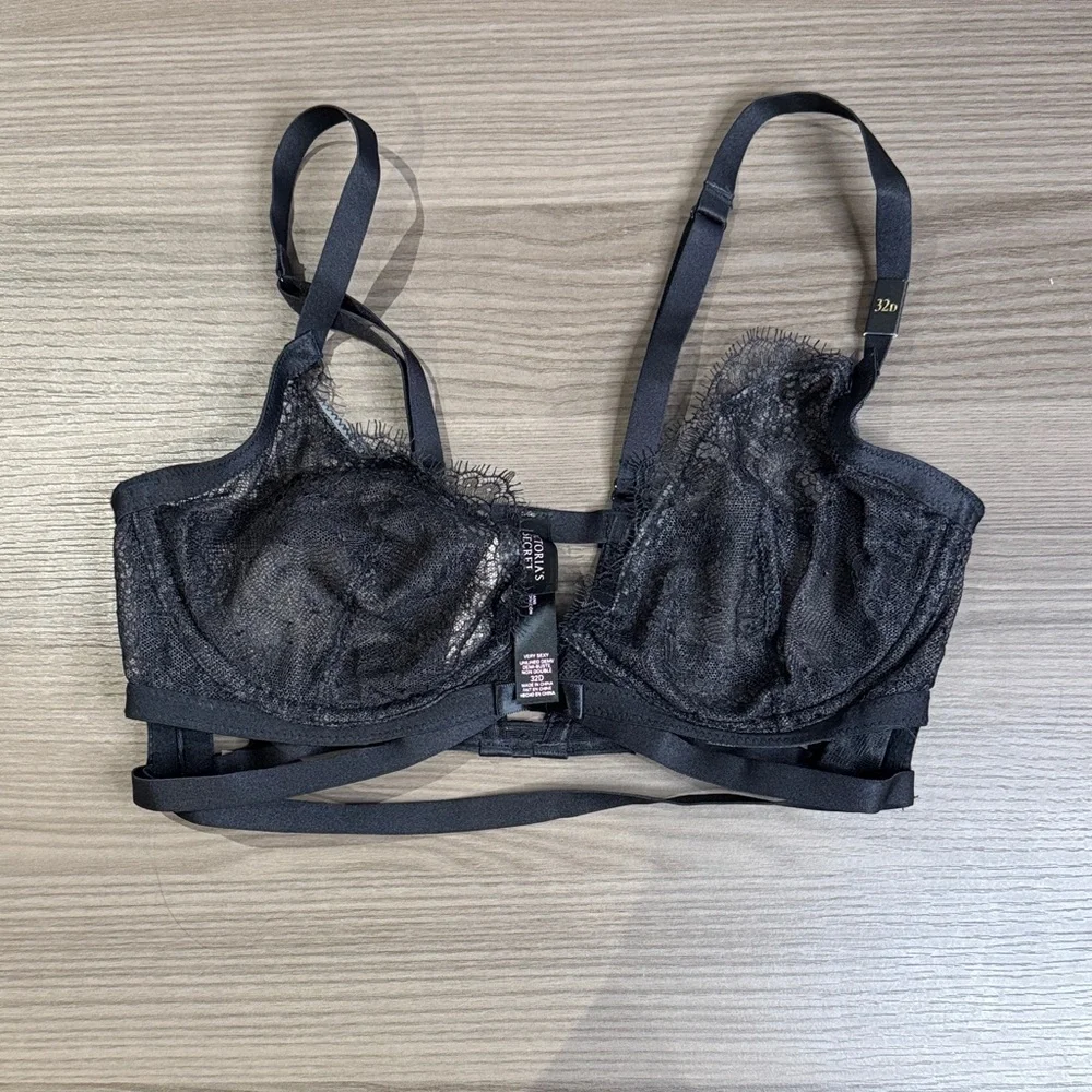 Victoria's Secret Black Lace Strappy Bra - Picture 1 of 5